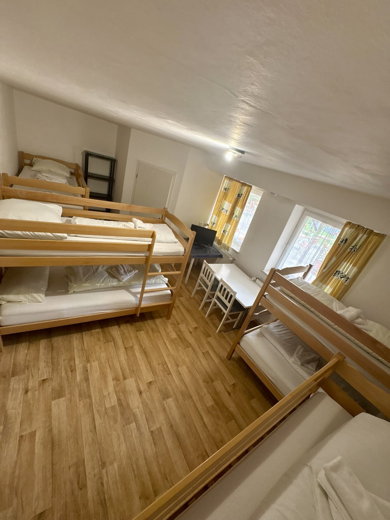 8-Bett-Zimmer mit Stockbetten